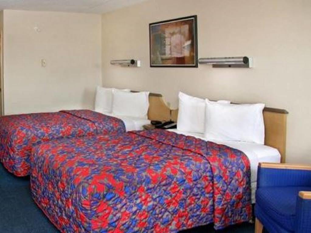 Red Roof Inn Mt Laurel Mount Laurel Ngoại thất bức ảnh